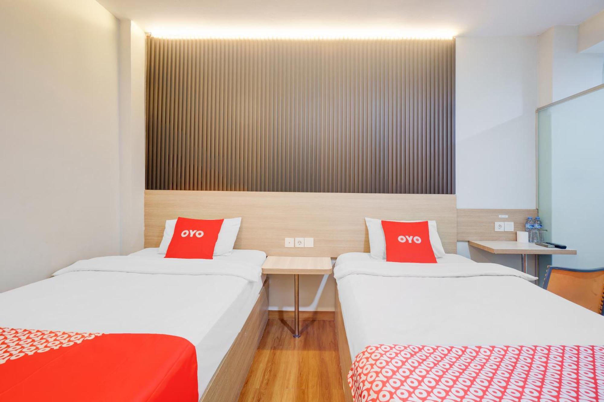 Capital O 94542 Hotel Suba Джакарта Екстериор снимка